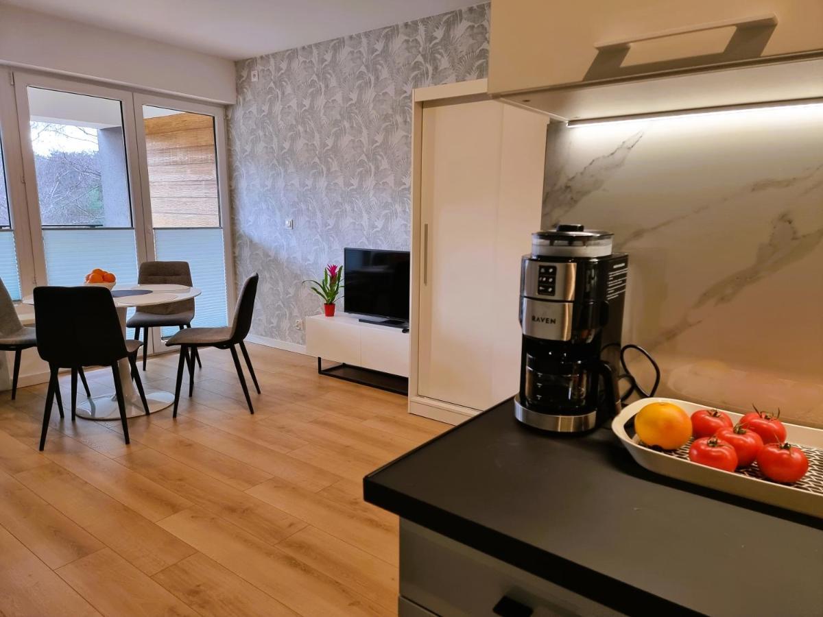 Apartament Szmaragdowa 21 Przy Plazy - Sala Zabaw, Silownia - 365Pam Mielno  Exteriör bild