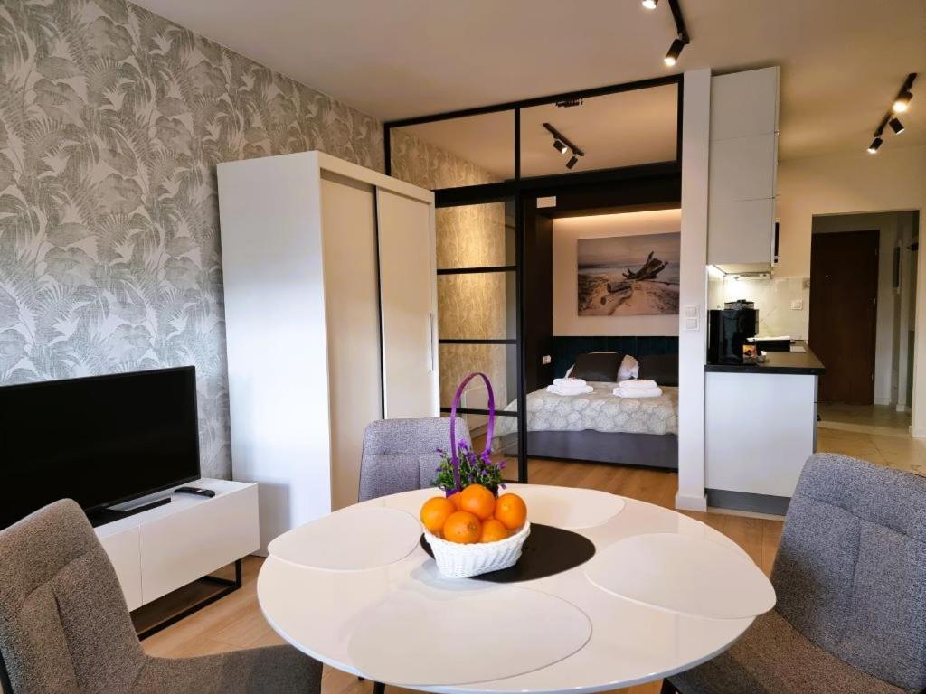 Apartament Szmaragdowa 21 Przy Plazy - Sala Zabaw, Silownia - 365Pam Mielno  Rum bild